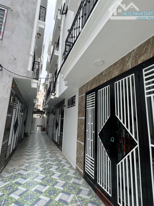 Siêu Phẩm Thanh Am Nhà Mới Kính Kong 3 Bước Ô Tô Đỗ , Giá Hơn 6Tỉ