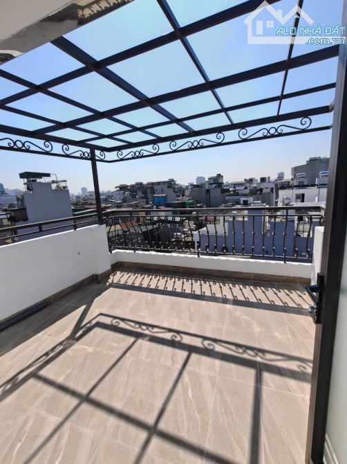 7.5 tầng thang máy mặt ngõ Văn Chương kdoanh sầm uất, vỉa hè, 82m2 hai thoáng. Giá 28.5 tỷ