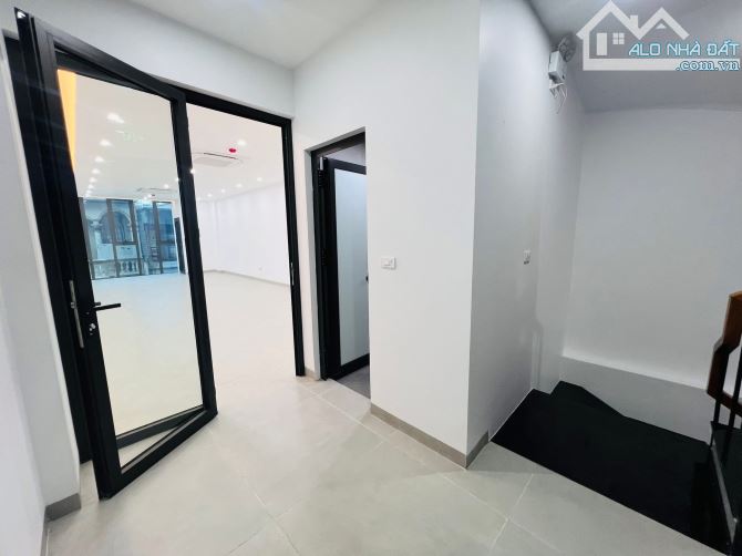 BÁN TOÀ VĂN PHÒNG NGUYỄN KHANG 75m2 - 9T THANG MÁY - 35.5 TỶ - HẦM GARA Ô TÔ - NHÀ MỚI ĐẸP