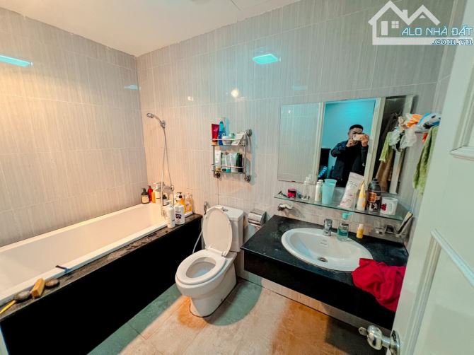 CHUNG CƯ FAFILM VNT TOWER - 96M-2N2VS - Ở SƯỚNG - HÀNG XÓM ROYAL CITY-8TỶ