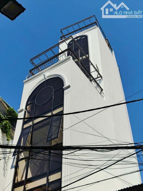 7.5 tầng thang máy mặt ngõ Văn Chương kdoanh sầm uất, vỉa hè, 82m2 hai thoáng. Giá 28.5 tỷ