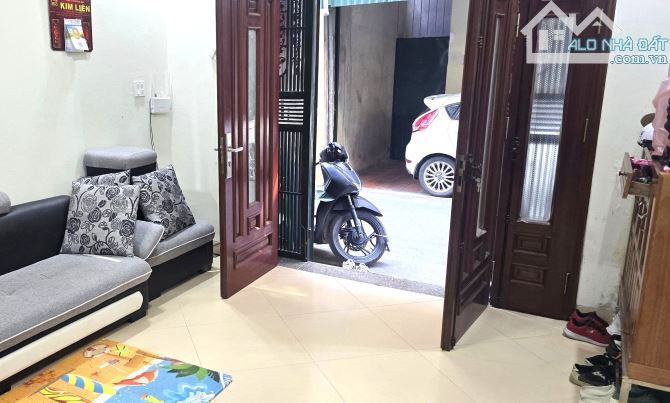 Bán đất tặng nhà 2 tầng NGUYỄN HOÀNG TÔN, Võ Chí Công. Phân lô Quân đội, Ôto tránh vào nhà