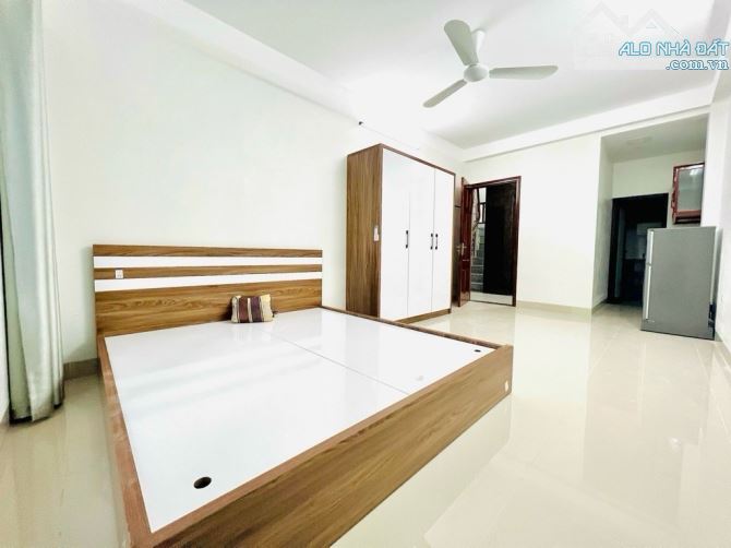 Ô tô đỗ cửa, dòng tiền 700tr/năm phố Vĩnh Tuy, đi bộ sang ĐH kinh doanh-công nghệ,2 thoáng