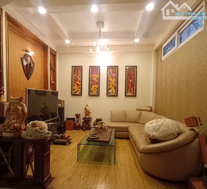 Bán nhà ĐÀO TẤN, Ba Đình. Ngõ nông, cách oto 10m. Gần phố. LÔ GÓC, 3 thoáng.