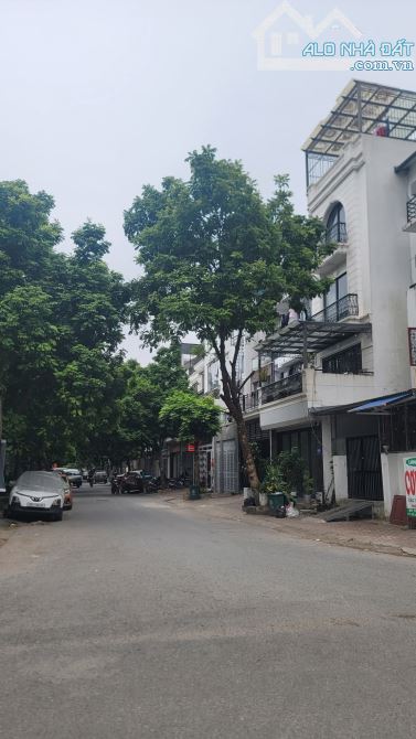 Chủ nhờ bán gấp nhà liền kề 110m2, 4T, MT 5m KĐT HUD Vân Canh, Hoài Đức