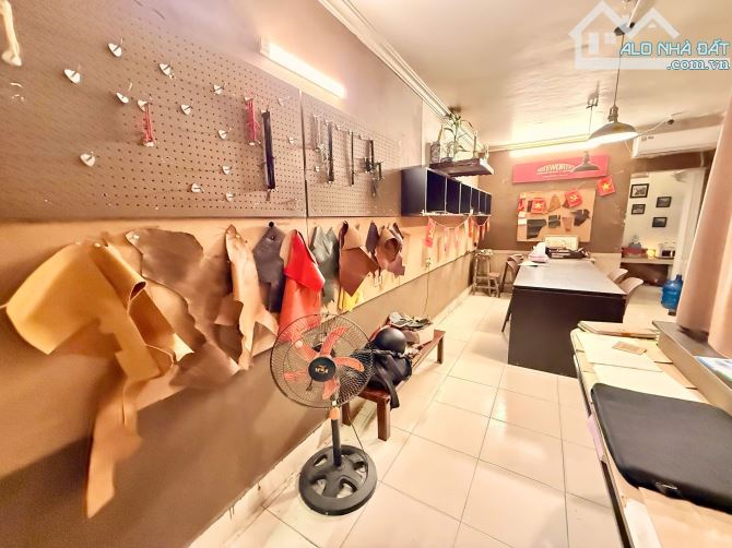 BÁN TẬP THỂ TẦNG 1 – K. D Ô TÔ,LƯƠNG ĐỊNH CỦA, ĐỐNG ĐA. 70M²: CỬA HÀNG + 2PN.5,86 TỶ