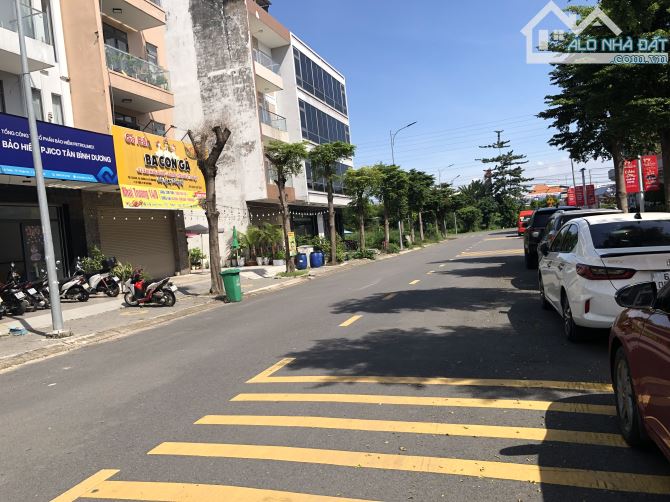 Bán Gấp Tháng 11 đất 140m2 Sổ Hồng Riêng - Công Chứng Ngay - Giá 5,75 Thương Lượng - 3