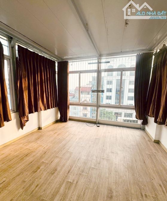 Chỉ 19.4 tỷ-nhà Mặt Phố-Trung Tâm TÂY HỒ-37mx7 tầng-Thang Máy-KINH DOANH ĐỈNH