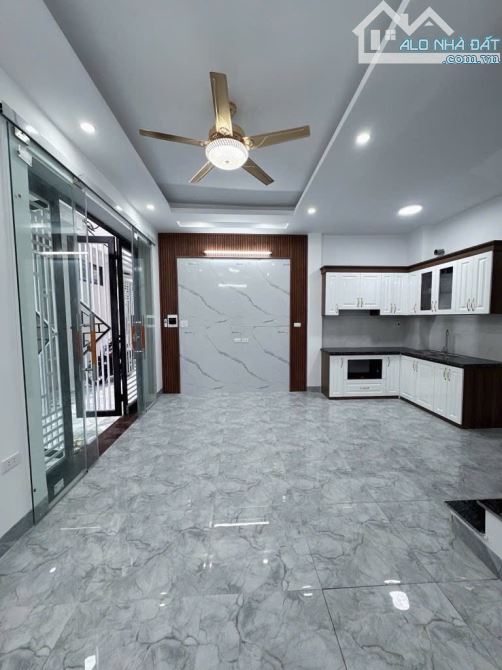 Siêu Phẩm Thanh Am Nhà Mới Kính Kong 3 Bước Ô Tô Đỗ , Giá Hơn 6Tỉ