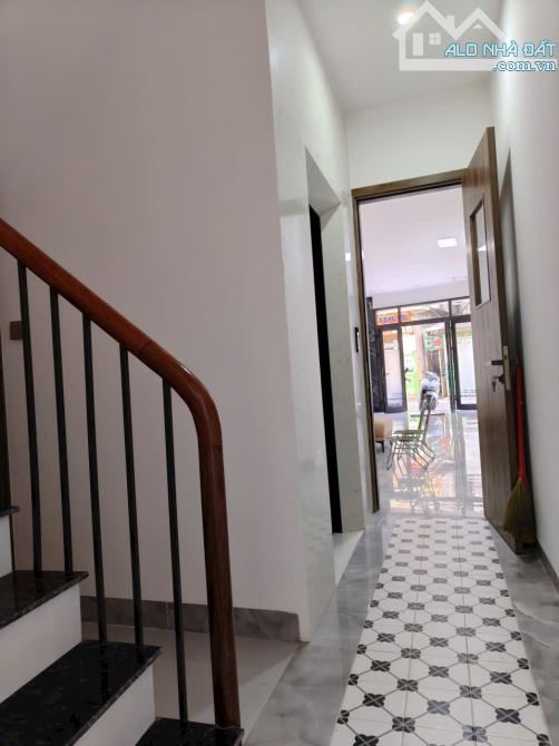 7.5 tầng thang máy mặt ngõ Văn Chương kdoanh sầm uất, vỉa hè, 82m2 hai thoáng. Giá 28.5 tỷ