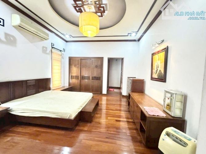 Giảm 2 Tỷ nhà Phân Lô Nguyễn Khánh Toàn Cầu Giấy, 2 mặt ngõ thông 3 ô tô tránh vỉa hè,