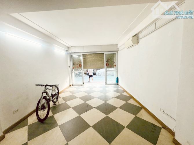 Chỉ 19.4 tỷ-nhà Mặt Phố-Trung Tâm TÂY HỒ-37mx7 tầng-Thang Máy-KINH DOANH ĐỈNH