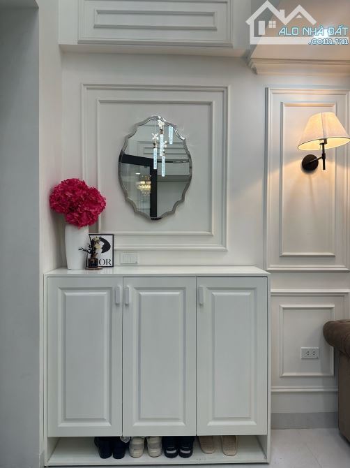 CẦN BÁN NHÀ NGUYỄN XIỂN, LÔ GÓC ,THANG MÁY , 42M2, 6 TÂNG, MT 4M