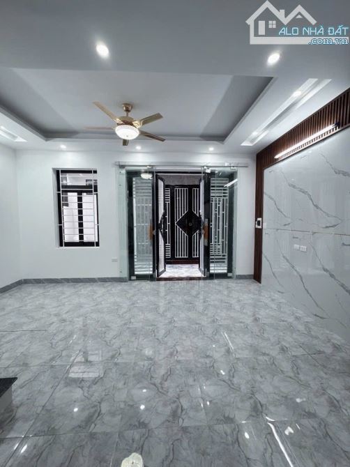 Siêu Phẩm Thanh Am Nhà Mới Kính Kong 3 Bước Ô Tô Đỗ , Giá Hơn 6Tỉ