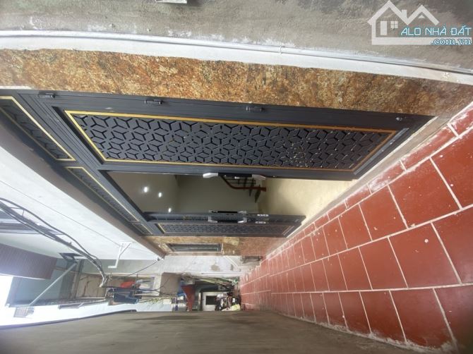 BÁN NHÀ TRÍCH SÀI - 27M2 - XÂY MỚI - 10M Ô TÔ - CẠNH HỒ TÂY