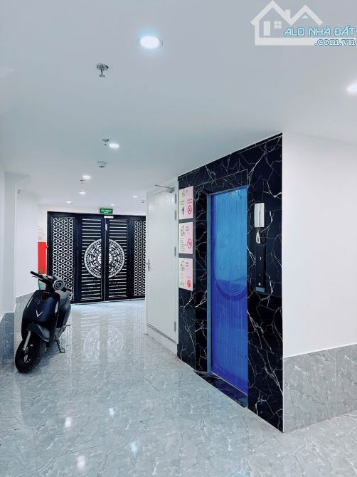 CHDV 2 thoáng giá tốt phố Minh Khai - 50m 7 tầng MT 4m 12 tỉ 11 phòng khép kín