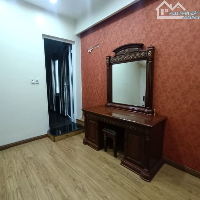 Bán nhà ĐÀO TẤN, Ba Đình. Ngõ nông, cách oto 10m. Gần phố. LÔ GÓC, 3 thoáng.