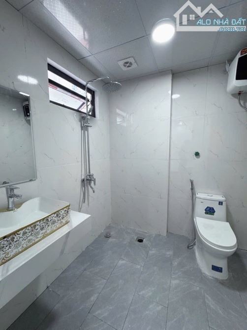 Siêu Phẩm Thanh Am Nhà Mới Kính Kong 3 Bước Ô Tô Đỗ , Giá Hơn 6Tỉ