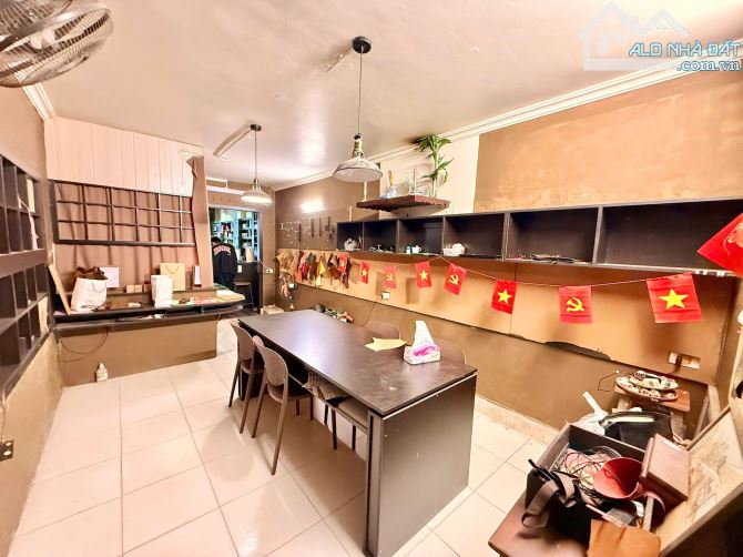 BÁN TẬP THỂ TẦNG 1 – K. D Ô TÔ,LƯƠNG ĐỊNH CỦA, ĐỐNG ĐA. 70M²: CỬA HÀNG + 2PN.5,86 TỶ