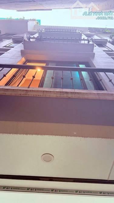 QUÁ HIẾM - SIÊU PHẨM LẠC LONG QUÂN – 5 TẦNG – SỔ VUÔNG – Ô TÔ TRÁNH – HÀNG XÓM VIP