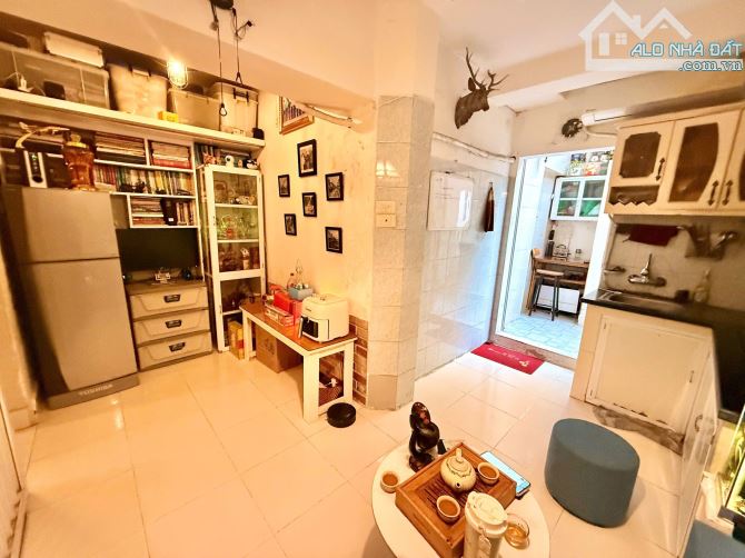 BÁN TẬP THỂ TẦNG 1 KINH DOANH ĐỈNH TÔN THẤT TÙNG,ĐỐNG ĐA.70M² (C. HÀNG + Ở).8,5 TỶ