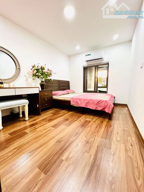 BÁN CHUNG CƯ TẬP THỂ CỰC SỊN .NHÀ E – QUỲNH MAI, HAI BÀ TRƯNG. 105M² – 3PN. 4,98 TỶ