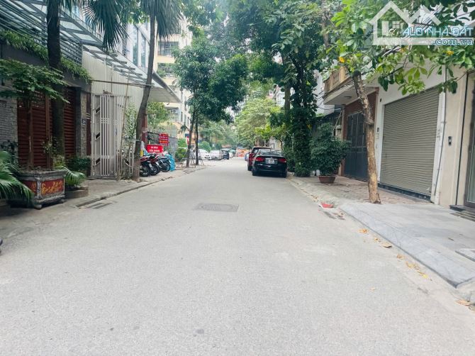 Đất vô cùng hiếm Hàm Nghi - Mỹ Đình, phân lô, ô tô 45 chỗ tránh nhau. 110m2 chỉ 33 tỷ.