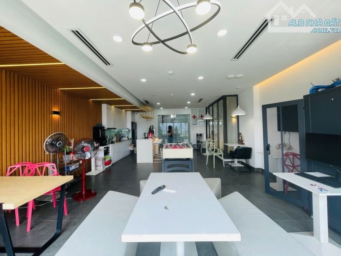 Tòa văn phòng đẳng cấp doanh nhân mặt hồ Hạ Đình 9 tầng, 2 thoáng, PCCC & hoàn công đủ