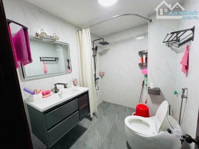 BÁN NHÀ TT TÂY HỒ DT 50 M - 5 TẦNG CHỈ GIÁ 11,8TỶ NHÀ ĐẸP NGÕ THOÁNG GẦN PHỐ VỊ TRÍ ĐẸP