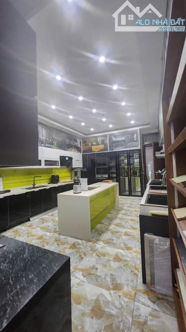 Mặt phố Ô Chợ Dừa, vỉa hè 5m, ở+cho thuê 50tr, 2 thoáng, MT6m, 52m*6T