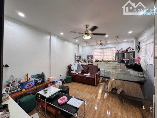 Tam Khương - Ngõ nông - Gần ô tô - Cách mặt phố 15m - Vừa ở vừa cho thuê