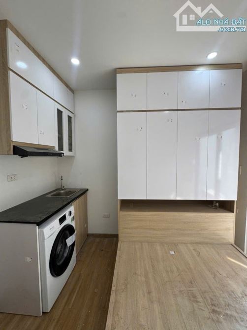 Trung Phụng - 11 phòng khép kín - Dòng tiền gần 700tr/năm - Ngõ nông - Gần chợ