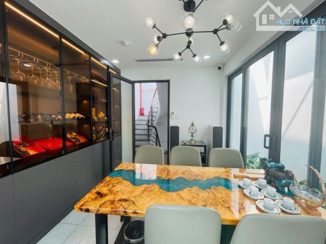 Tòa văn phòng đẳng cấp doanh nhân mặt hồ Hạ Đình 9 tầng, 2 thoáng, PCCC & hoàn công đủ