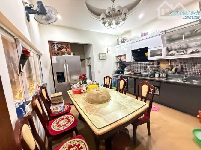 Mặt phố Ô Chợ Dừa, vỉa hè 5m, ở+cho thuê 50tr, 2 thoáng, MT6m, 52m*6T