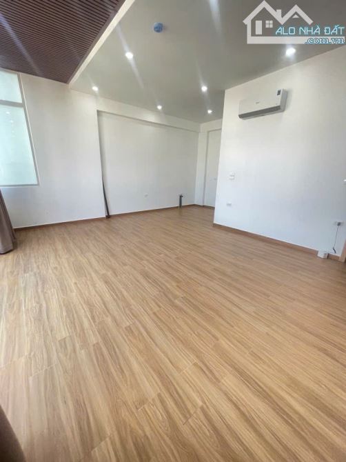 Trần Quý Cáp - Ô tô tránh trước nhà - Thông sàn - Kinh doanh văn phòng