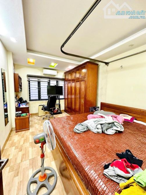 Mặt phố Ô Chợ Dừa, vỉa hè 5m, ở+cho thuê 50tr, 2 thoáng, MT6m, 52m*6T