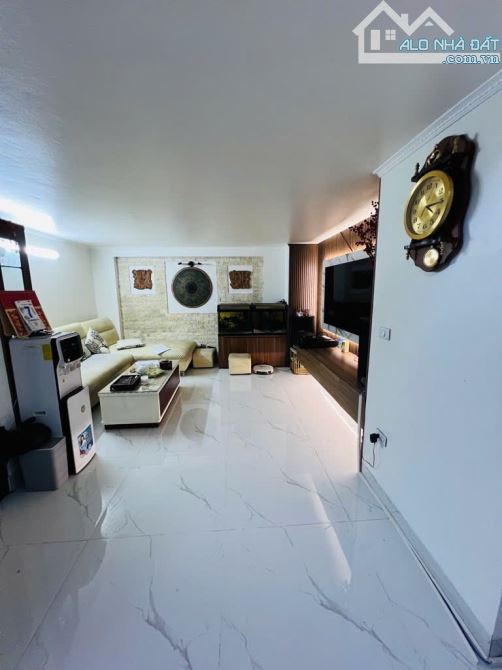 BÁN NHÀ TT TÂY HỒ DT 50 M - 5 TẦNG CHỈ GIÁ 11,8TỶ NHÀ ĐẸP NGÕ THOÁNG GẦN PHỐ VỊ TRÍ ĐẸP