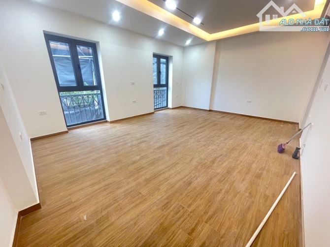 Trần Quý Cáp - Ô tô tránh trước nhà - Thông sàn - Kinh doanh văn phòng