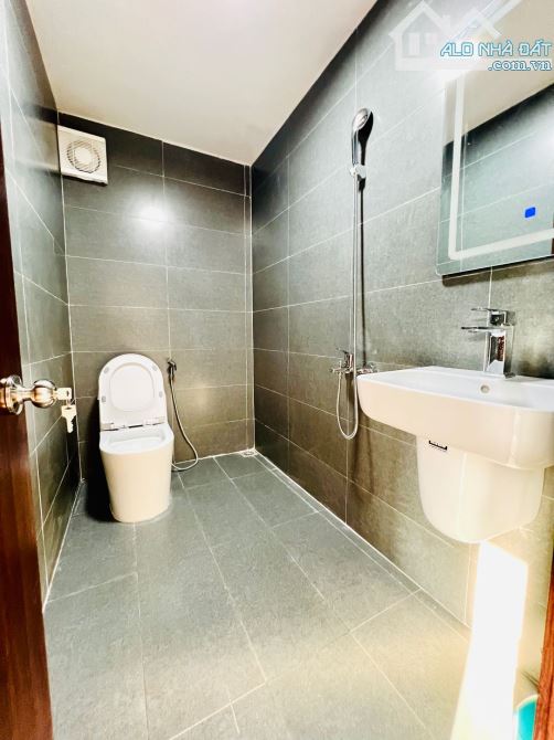 BÁN CHUNG CƯ TẬP THỂ CỰC SỊN .NHÀ E – QUỲNH MAI, HAI BÀ TRƯNG. 105M² – 3PN. 4,98 TỶ