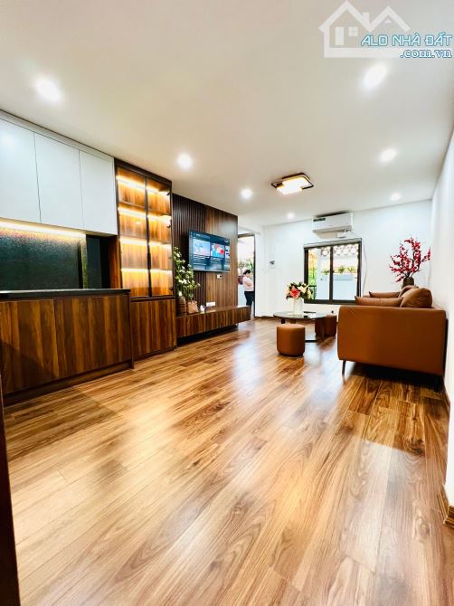 BÁN CHUNG CƯ TẬP THỂ CỰC SỊN .NHÀ E – QUỲNH MAI, HAI BÀ TRƯNG. 105M² – 3PN. 4,98 TỶ