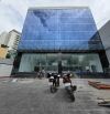 Bán tòa nhà VP mới 100% mặt tiền Lê Quang Định, Gò Vấp (26 x 44m) hầm 7 tầng. Gía 290 tỷ