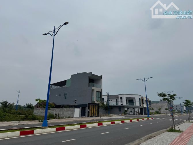 THANH LÝ RẺ ĐẤT PHÚ MỸ BÀ RỊA GIÁ CHỈ 1tỷ2 - GẦN BIỂN - SHR XDTD