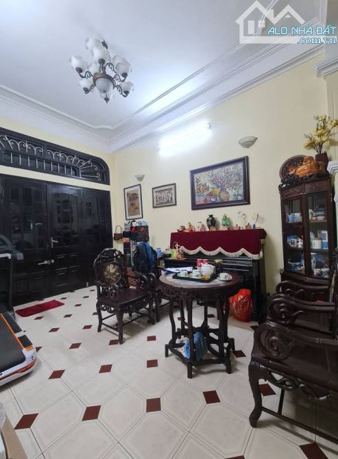 RỘNG ĐẸP, GIÁ TỐT, Ô TÔ VÀO GARA, TT CẦU GIẤY - NGUYỄN VĂN HUYÊN - 78M. 4 TẦNG. 23.7 TỶ