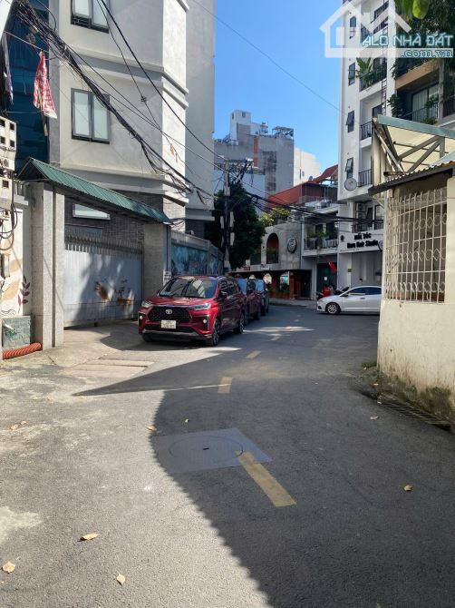 Đông Các - 16 phòng khép kín - Doanh thu 80tr/tháng - Lô góc - Hai mặt tiền