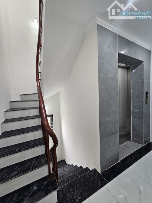 BÁN NHÀ VƯƠNG THỪA VŨ - THANG MÁY - 2 MẶT THOÁNG - 38M2 CHỈ 9.3 TỶ.