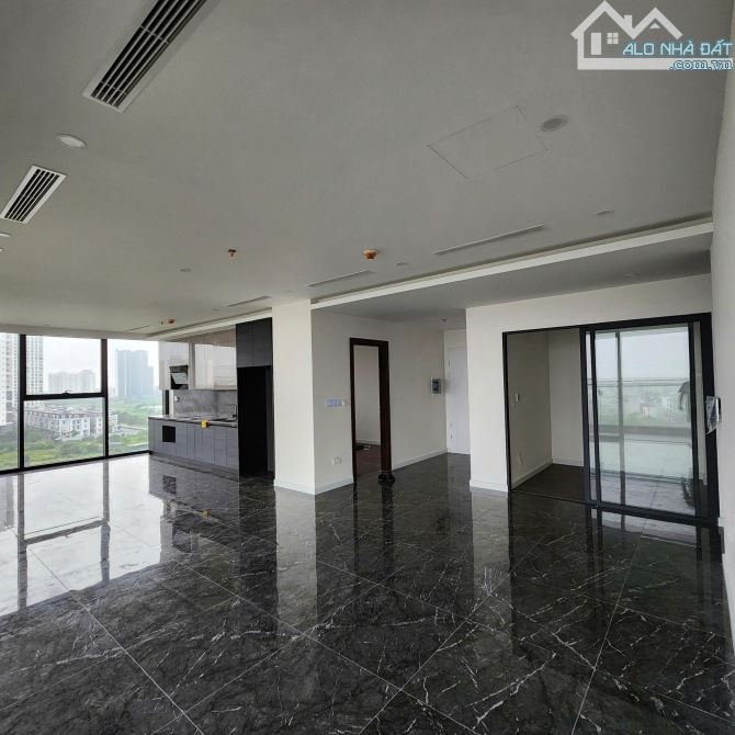 Bán CH 3N CC Sunshine Golden River DT 160m Full NT View Sông Hồng giá 23 tỷ ở luôn