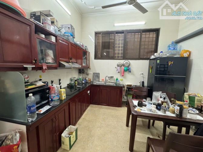 Bán nhà phân lô VIP phố Quan Nhân – ô tô tránh – 2 mặt thoáng – 4 tầng – giá 17.5 tỷ