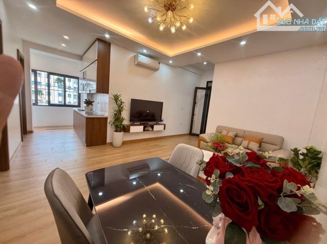 Bán chung cư hoàng đạo thuý DT 65M 3 ngủ-giá 5,85 tỷ-đẹp full nội thất