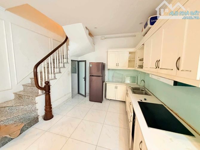 BÁN NHÀ THUỴ KHUÊ - 31M2 - 6 TẦNG - 50M RA HỒ TÂY - HÀNG XÓM NƯỚC NGOÀI - NHỈNH 8 TỶ