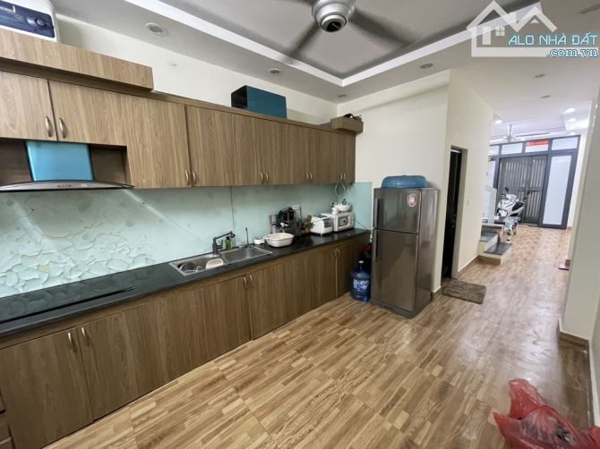 CHỈ HƠN 2 TỶ - NHÀ ĐẸP ÂU CƠ - 42M2 - GẦN CHỢ TỨ LIÊN - HỒ TÂY - Ở NGAY